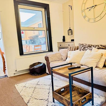Lovely Dog Friendly, 3 Bed Home Sleeps 8, With Parking & Fenced Garden Work Contractor Leisure, Jasper เคมบริดจ์ ภายนอก รูปภาพ