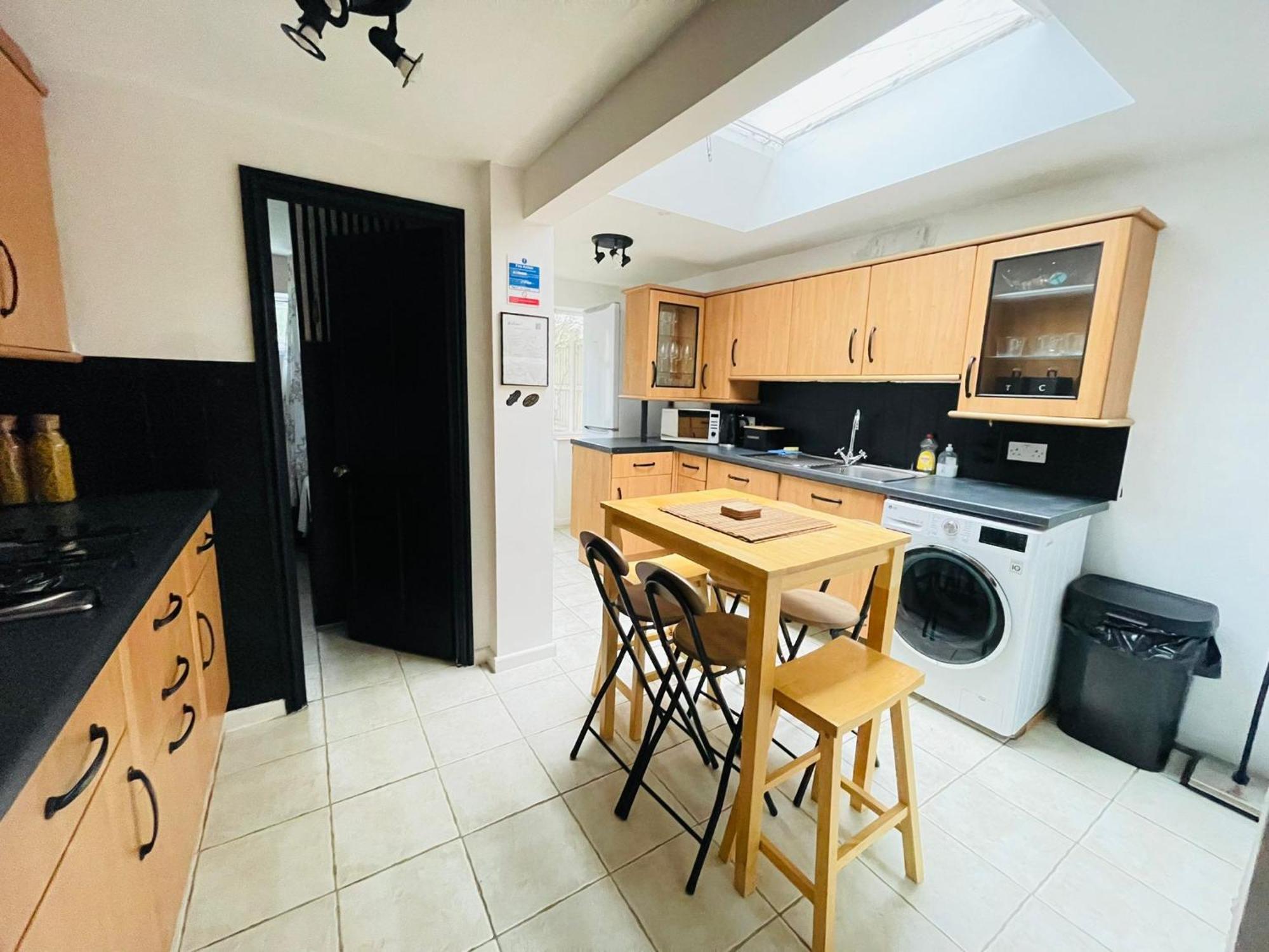 Lovely Dog Friendly, 3 Bed Home Sleeps 8, With Parking & Fenced Garden Work Contractor Leisure, Jasper เคมบริดจ์ ภายนอก รูปภาพ